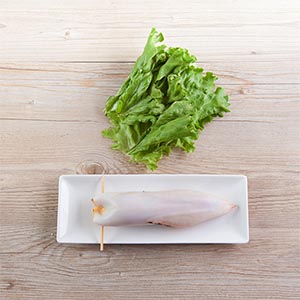 鹹蛋黃用叉子壓碎,拌入桂冠沙拉拌勻備用,再拌入小黃瓜與彩椒丁