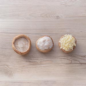 最後在鋪上起司絲，放入氣炸鍋(不須噴油)，以200度氣炸7~8分鐘即可。