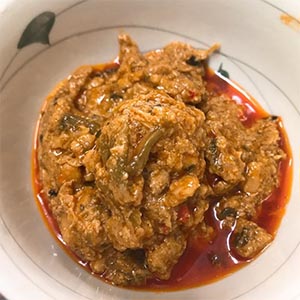 蔬菜、番茄洗淨切丁,備用